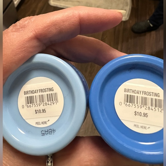 BATH & BODY Birthday Frosting Nourishing Lip Mask & Exfoliating Lip Scrub - Picture 3 of 4